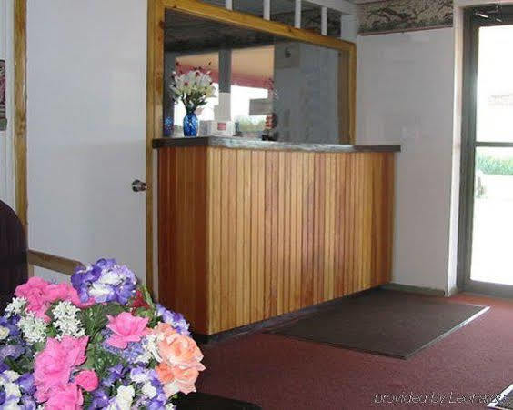 Red Carpet Inn Ром Интерьер фото
